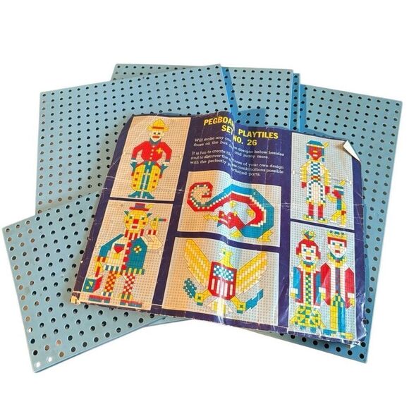 Pegboard Playtiles No. 26 Instructions And 5 Peg Boards - Picture 1 of 6
